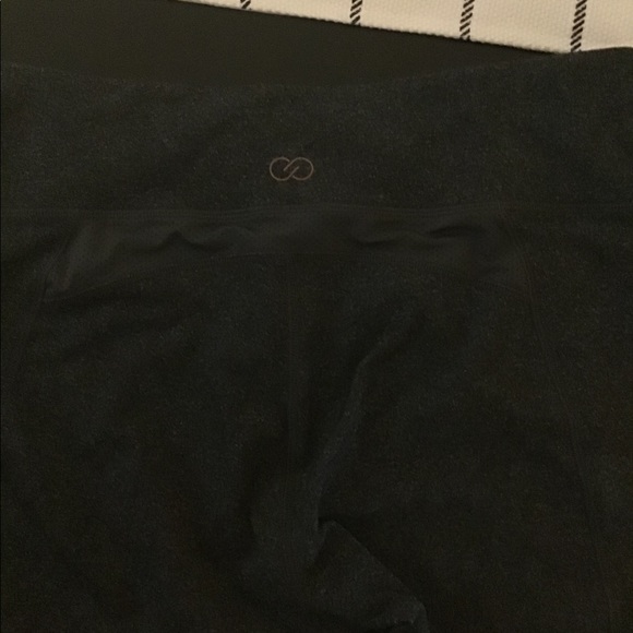 CALIA by Carrie Underwood Capri Leggings - Picture 8 of 10